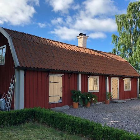 Villa Old Wing à Enköping Extérieur photo